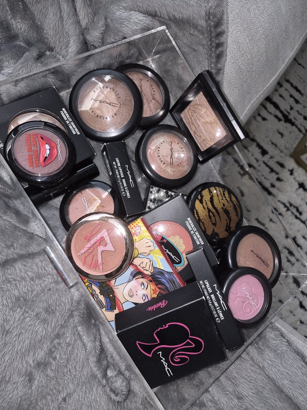 MAC Cosmetics Limited Edition Lot 24 Pcs - Picture 2 of 10